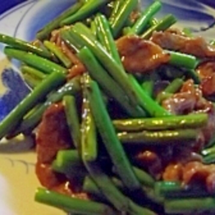 ニンニクの芽と牛肉のオイスター炒め